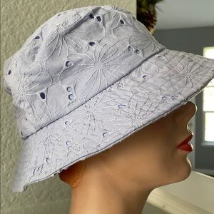 Bucket hat blue cotton eyelet like new